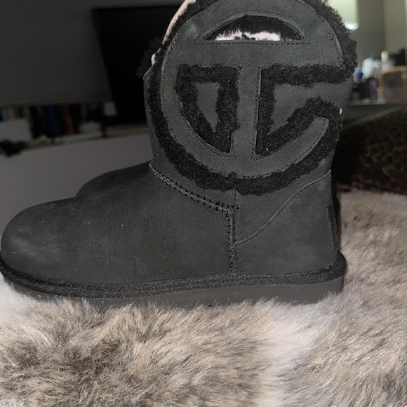 TELFAR X UGG mini boot - Picture 3 of 9